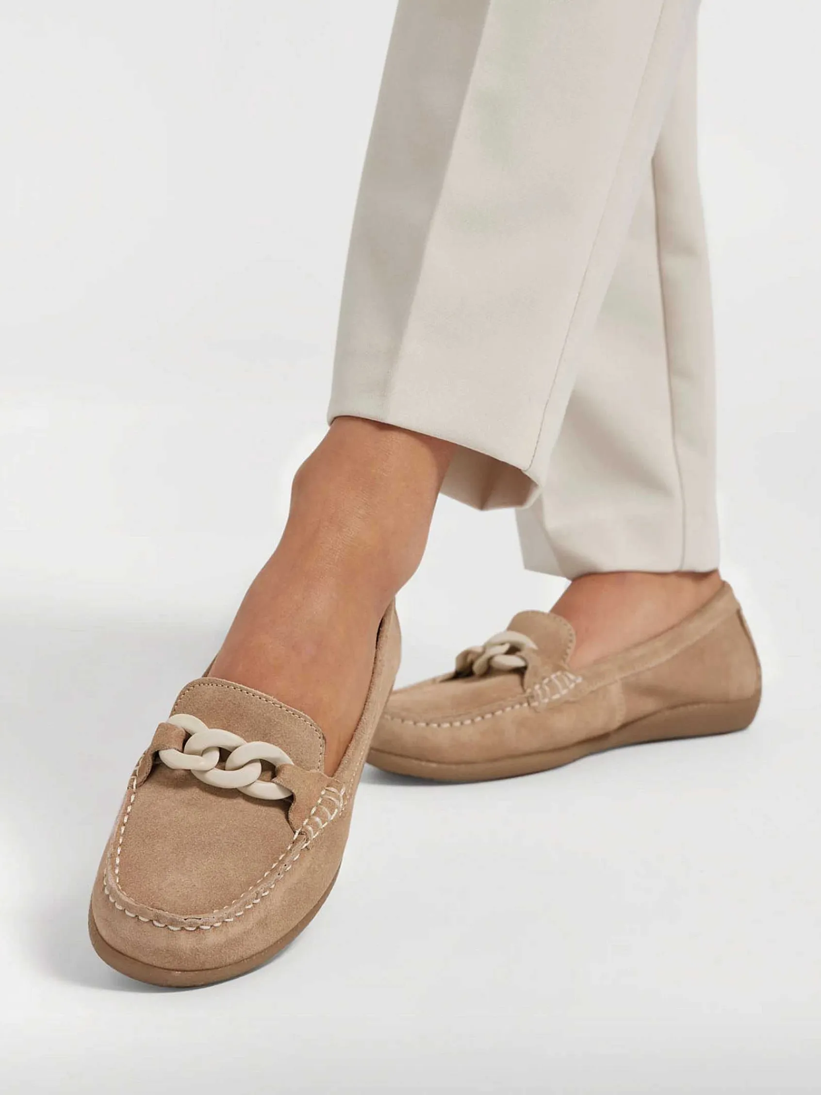 Instappers|5th Avenue Beige Suede Instapper Sierketting
