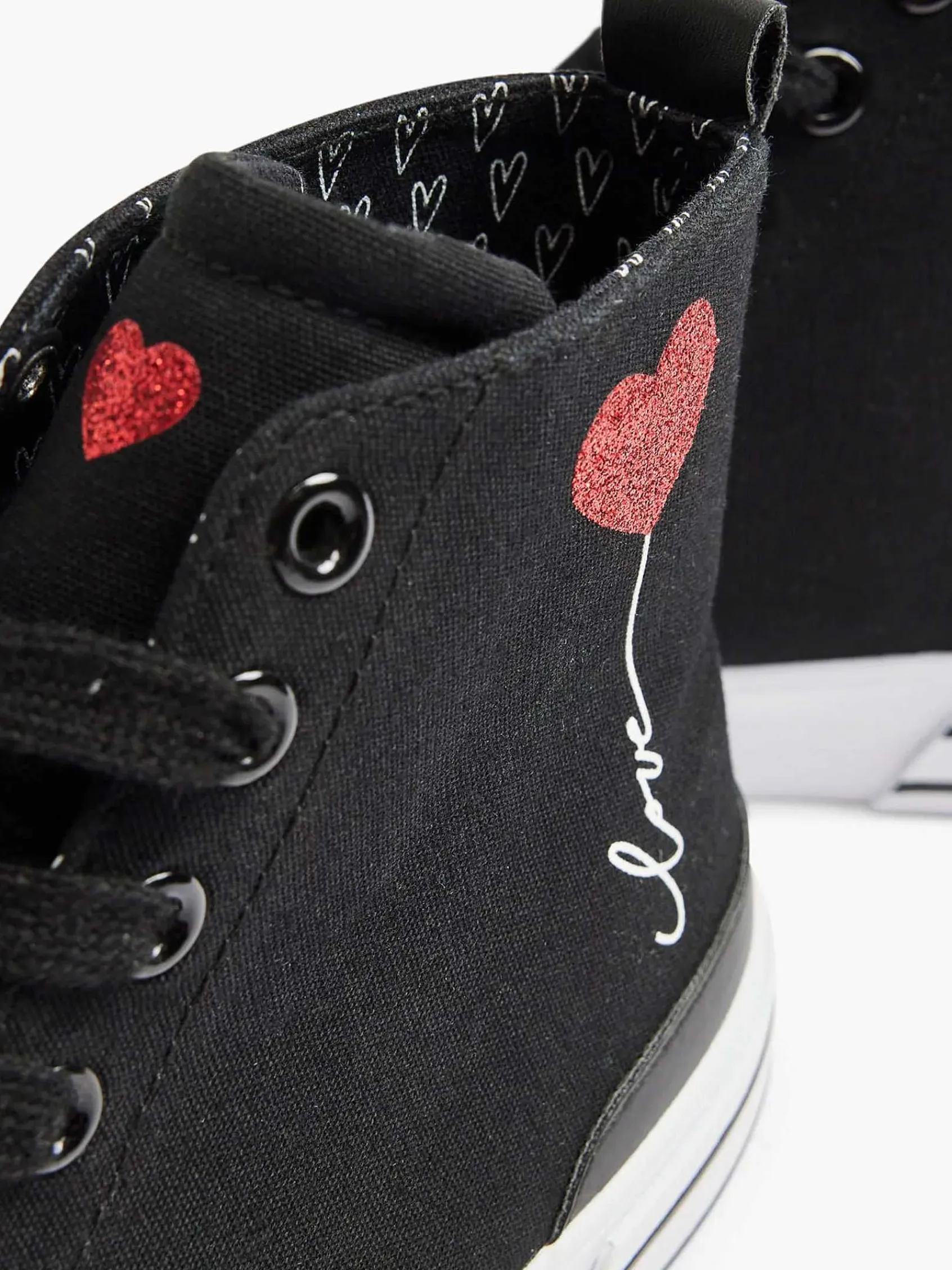 Sneakers|Graceland Zwarte Hoge Canvas Sneaker Hartje